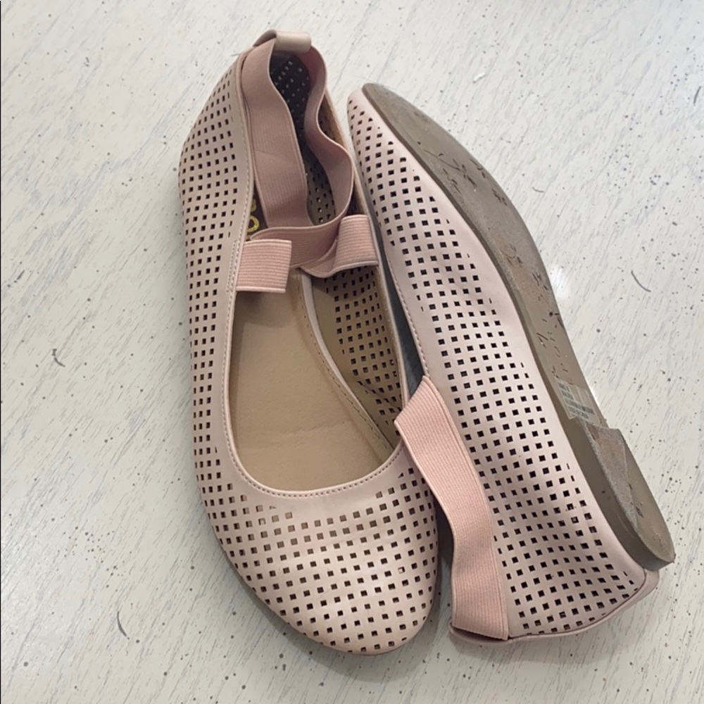 Report women shoes